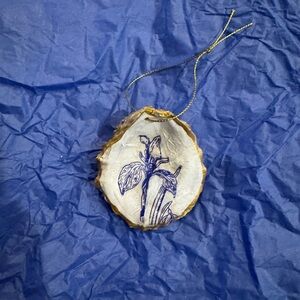Hand-crafted Floral Oyster Shell Ornament in Blue and Gold